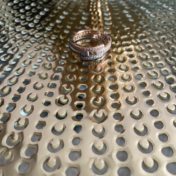 Pandora Pave Signature Interlocking Rings - Picture 5 of 9